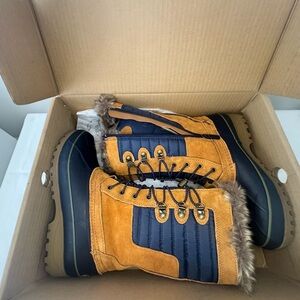 Land’s End Tan and Navy Winter Duck Boots with Fur Trim